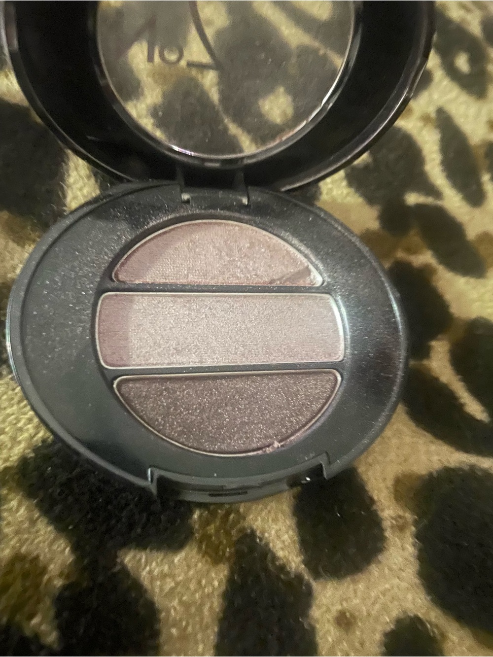 No 7 Neutral Plum Eyeshadow Trio – Soft Shimmer for Everyday Looks & Wet & Wild